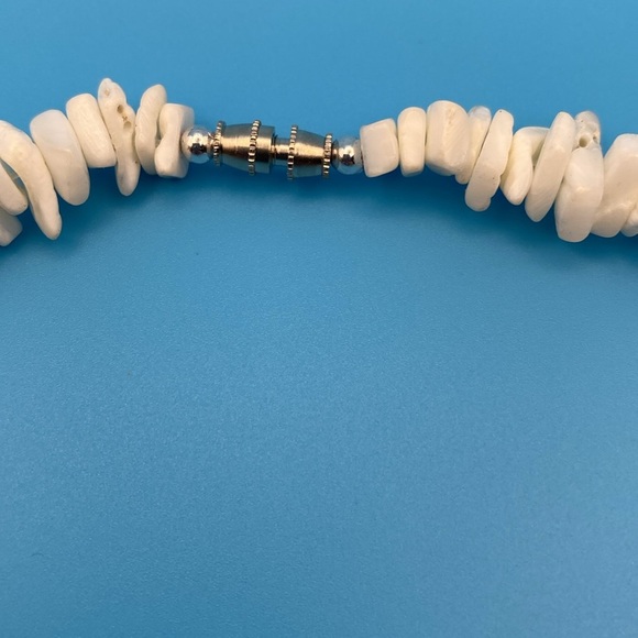 Vintage 90’s White Puka Shell Necklace - Picture 3 of 4